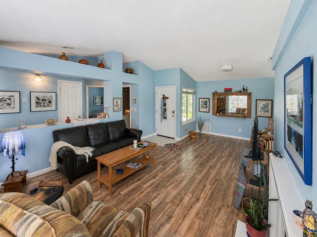 1745 Chilton Dr, Roseville, CA 95747