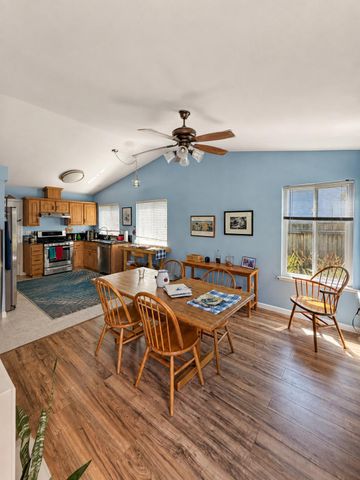 1745 Chilton Dr, Roseville, CA 95747