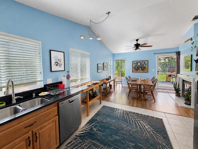 1745 Chilton Dr, Roseville, CA 95747
