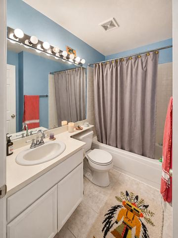 1745 Chilton Dr, Roseville, CA 95747