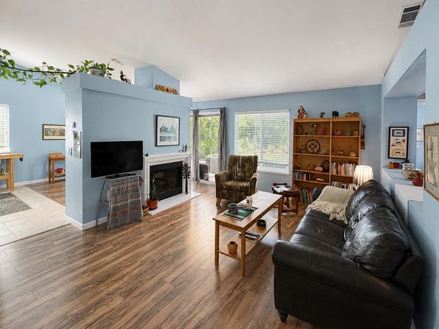 1745 Chilton Dr, Roseville, CA 95747