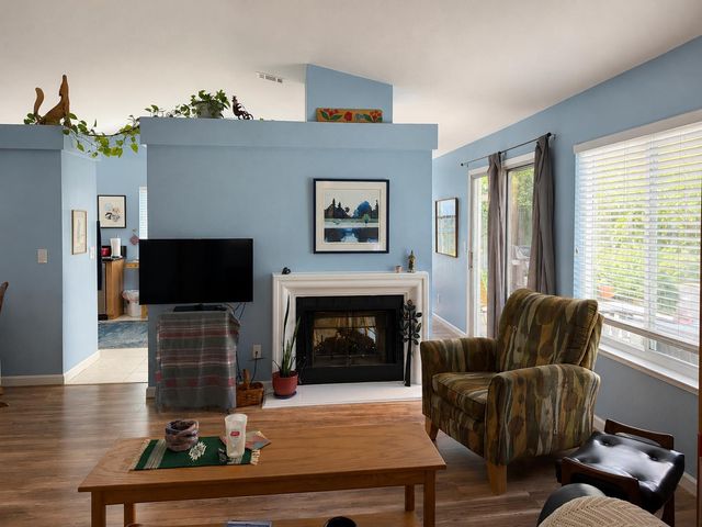 1745 Chilton Dr, Roseville, CA 95747