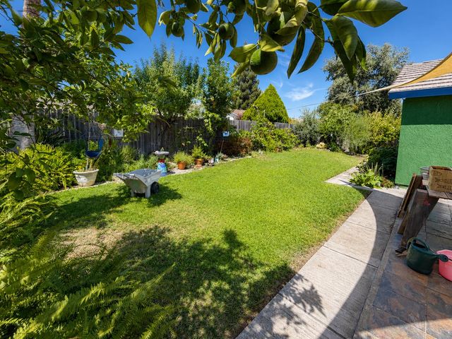 1745 Chilton Dr, Roseville, CA 95747
