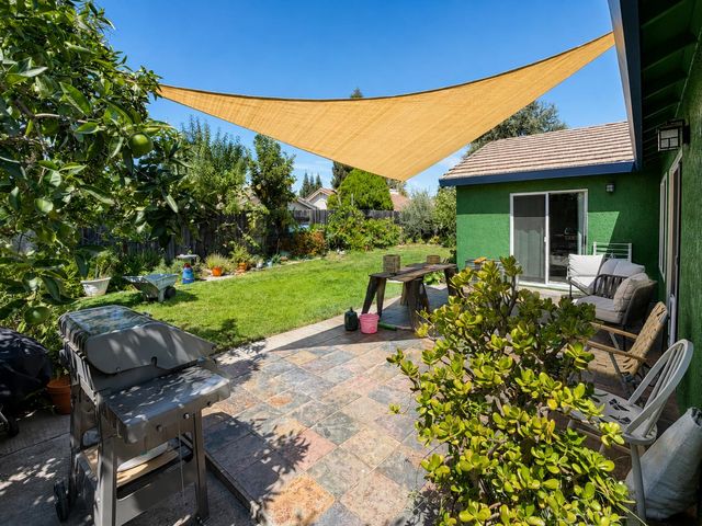 1745 Chilton Dr, Roseville, CA 95747