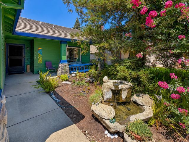1745 Chilton Dr, Roseville, CA 95747