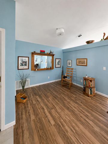 1745 Chilton Dr, Roseville, CA 95747