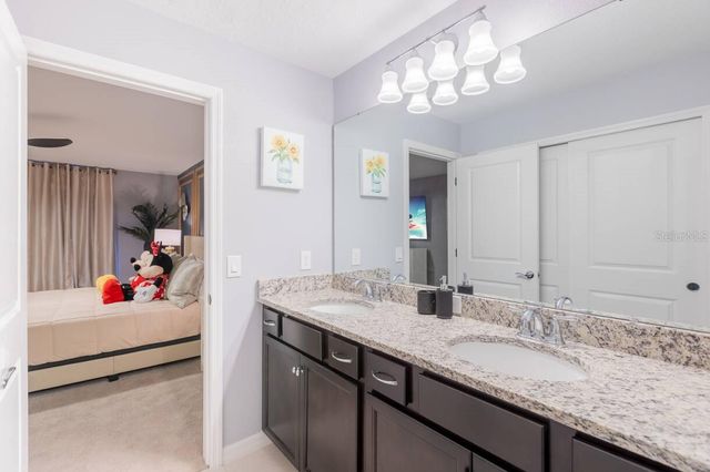 996 PARADISE DRIVE, Davenport, FL 33897