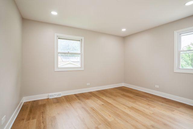 1401 Volkamer Trail, Elk Grove Village, IL 60007