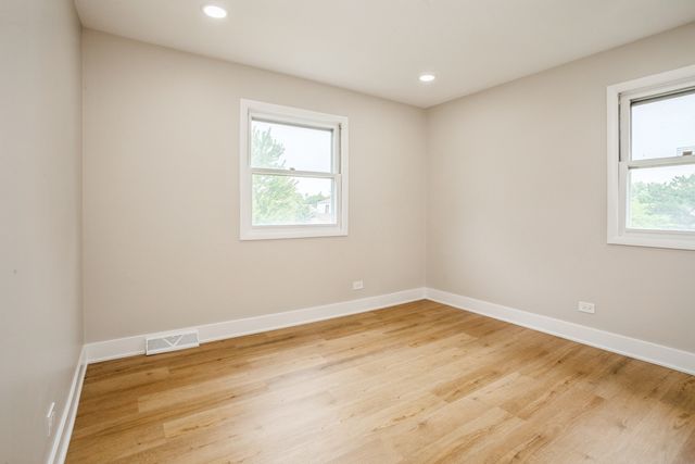 1401 Volkamer Trail, Elk Grove Village, IL 60007