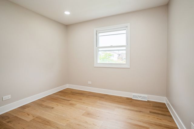 1401 Volkamer Trail, Elk Grove Village, IL 60007