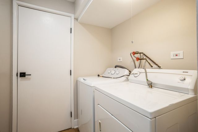 1401 Volkamer Trail, Elk Grove Village, IL 60007