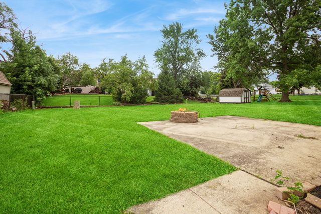 1401 Volkamer Trail, Elk Grove Village, IL 60007