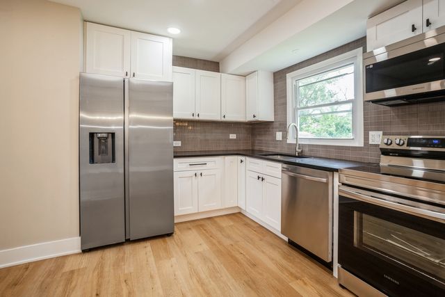 1401 Volkamer Trail, Elk Grove Village, IL 60007