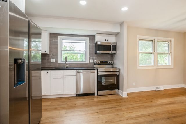 1401 Volkamer Trail, Elk Grove Village, IL 60007