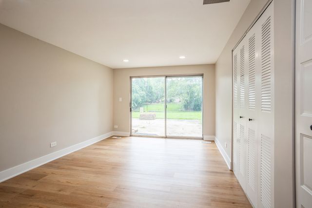 1401 Volkamer Trail, Elk Grove Village, IL 60007