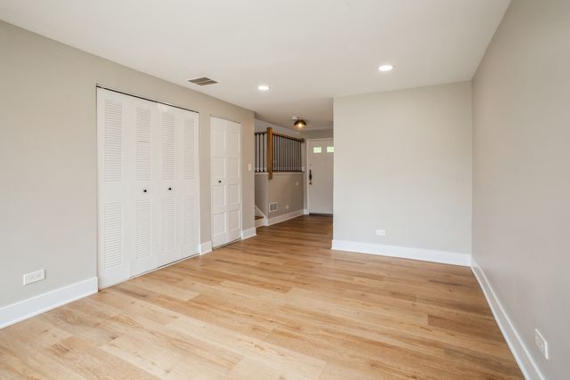 1401 Volkamer Trail, Elk Grove Village, IL 60007