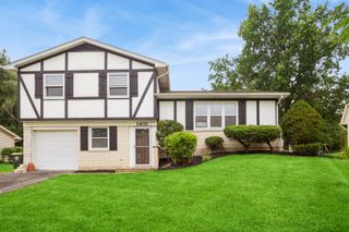 1401 Volkamer Trail, Elk Grove Village, IL 60007