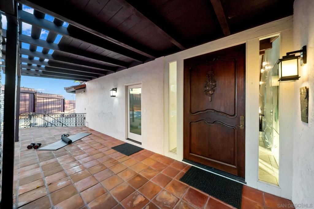 Image 21 of property listing at 803 Omar Drive, Escondido, CA 92025