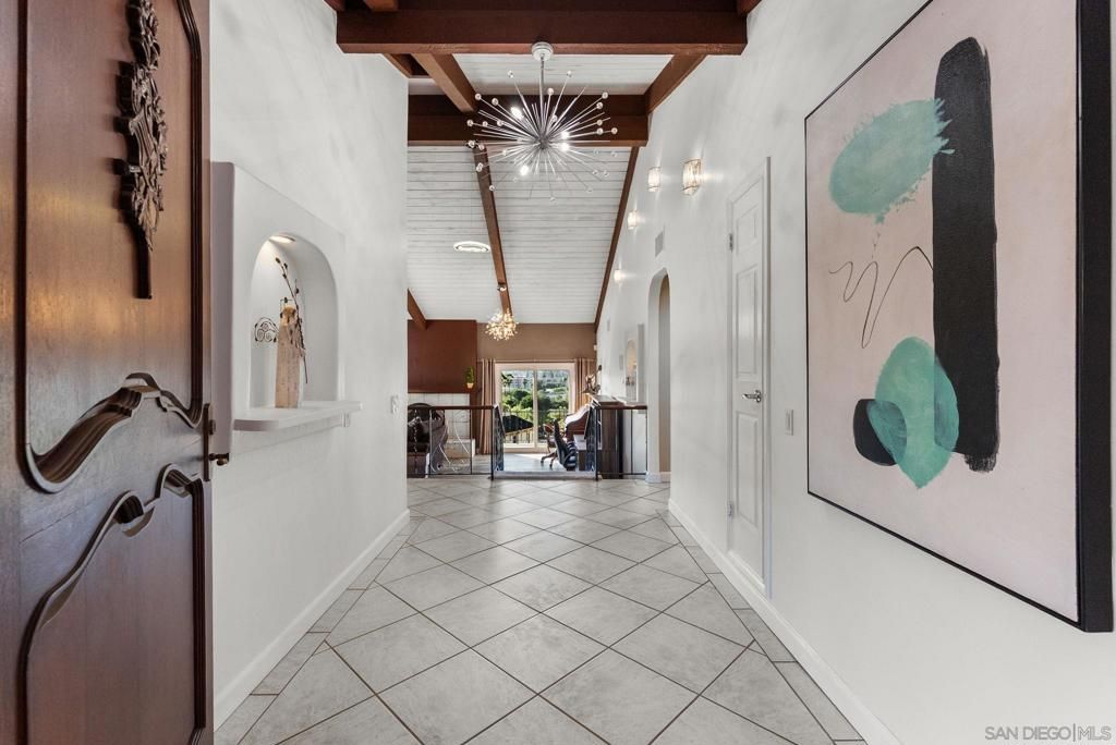 Image 23 of property listing at 803 Omar Drive, Escondido, CA 92025