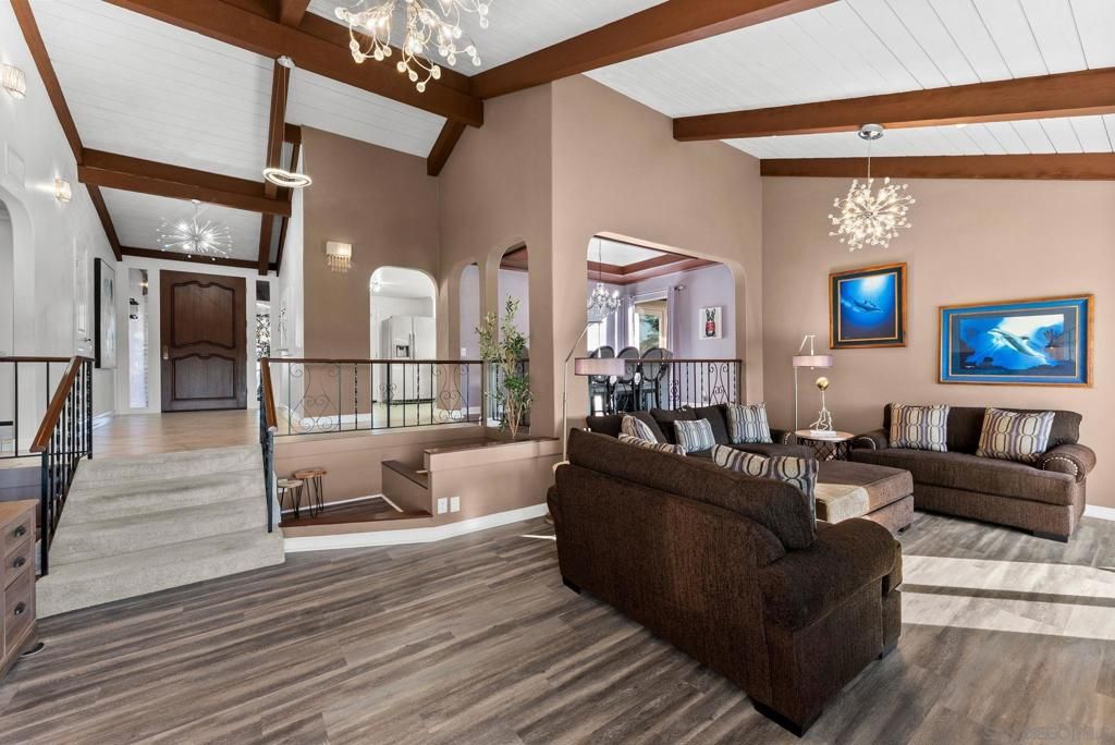 Image 8 of property listing at 803 Omar Drive, Escondido, CA 92025