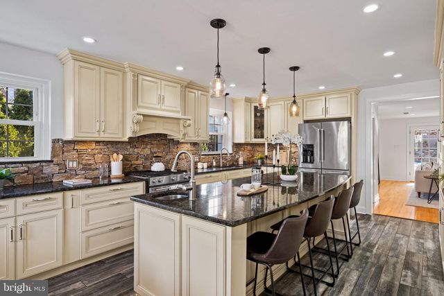 727 E MANOA RD, Havertown, PA 19083