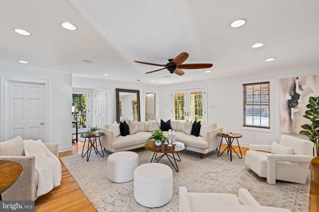 727 E MANOA RD, Havertown, PA 19083