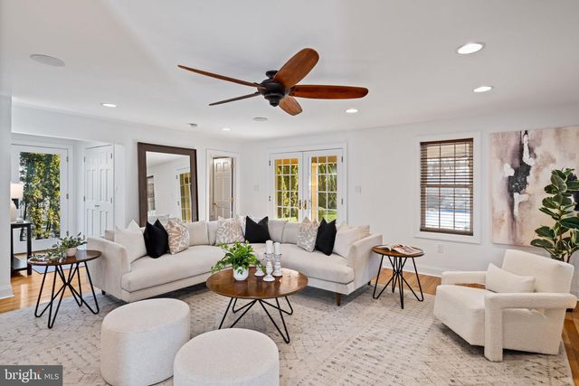 727 E MANOA RD, Havertown, PA 19083