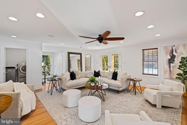 727 E MANOA RD, Havertown, PA 19083