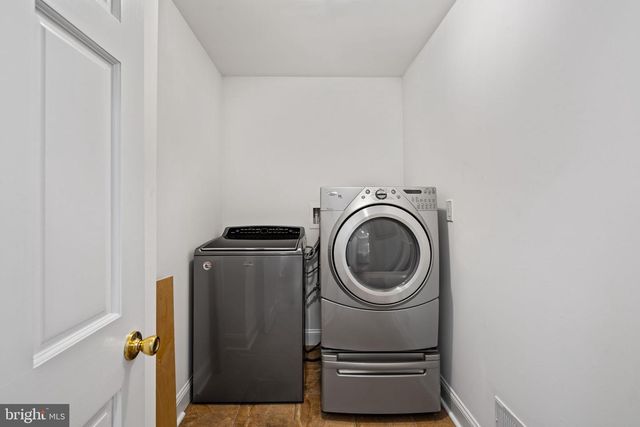 727 E MANOA RD, Havertown, PA 19083