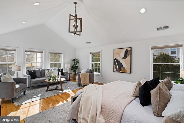 727 E MANOA RD, Havertown, PA 19083