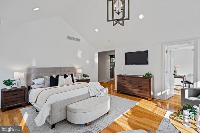 727 E MANOA RD, Havertown, PA 19083