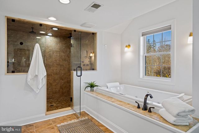 727 E MANOA RD, Havertown, PA 19083