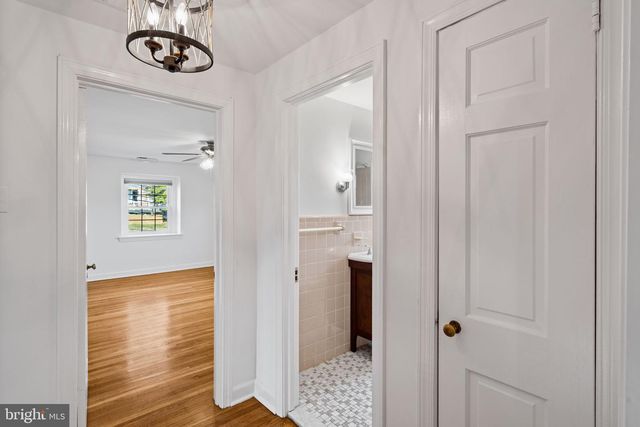 727 E MANOA RD, Havertown, PA 19083