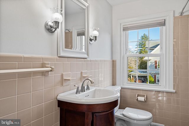 727 E MANOA RD, Havertown, PA 19083