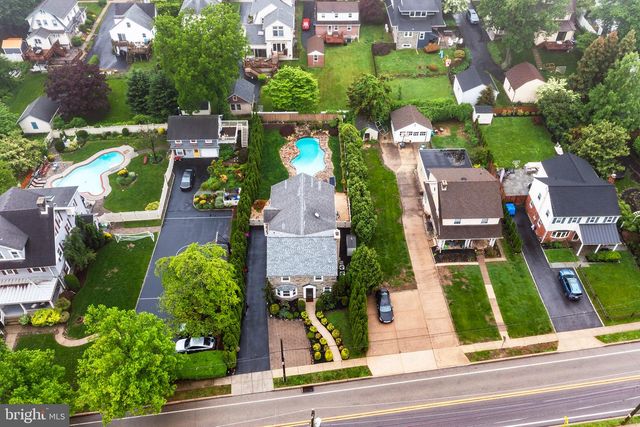 727 E MANOA RD, Havertown, PA 19083