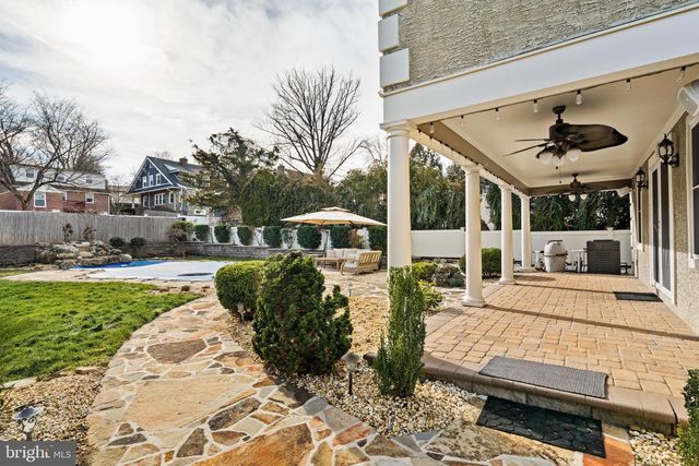 727 E MANOA RD, Havertown, PA 19083