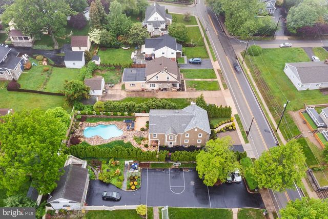 727 E MANOA RD, Havertown, PA 19083