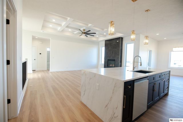 8700 Honeybee Lane, Lincoln, NE 68526