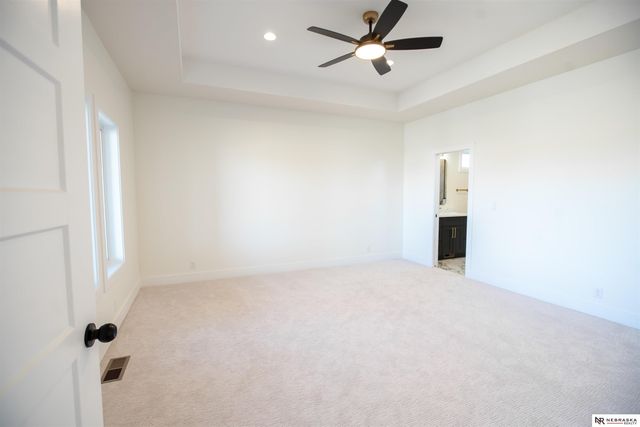 8700 Honeybee Lane, Lincoln, NE 68526