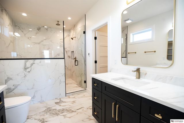 8700 Honeybee Lane, Lincoln, NE 68526