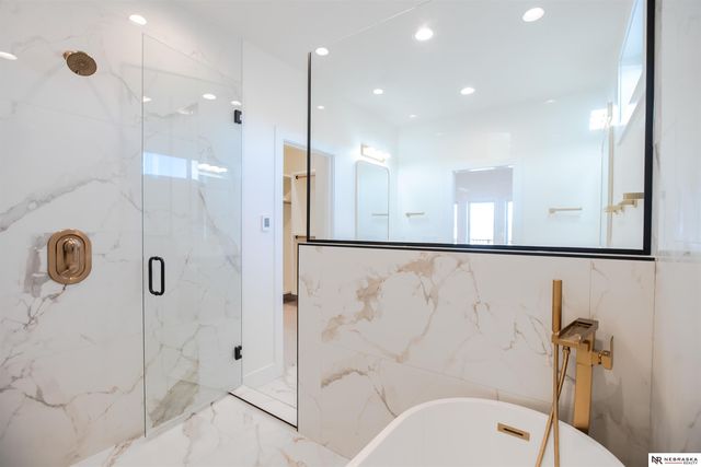 8700 Honeybee Lane, Lincoln, NE 68526