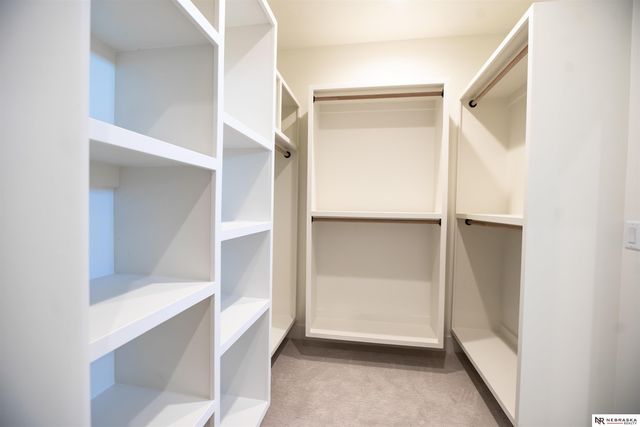 8700 Honeybee Lane, Lincoln, NE 68526