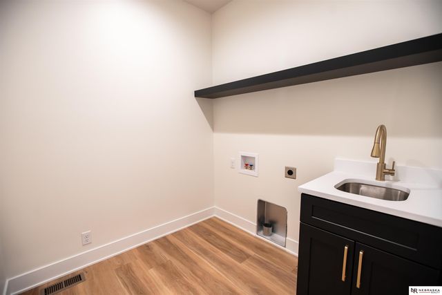 8700 Honeybee Lane, Lincoln, NE 68526