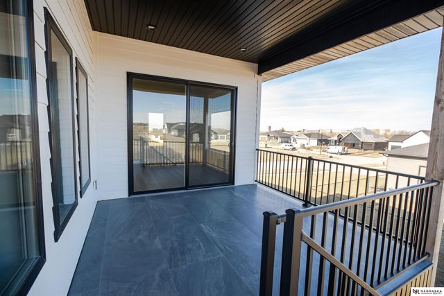 8700 Honeybee Lane, Lincoln, NE 68526