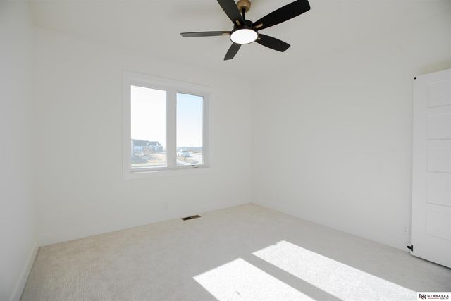 8700 Honeybee Lane, Lincoln, NE 68526