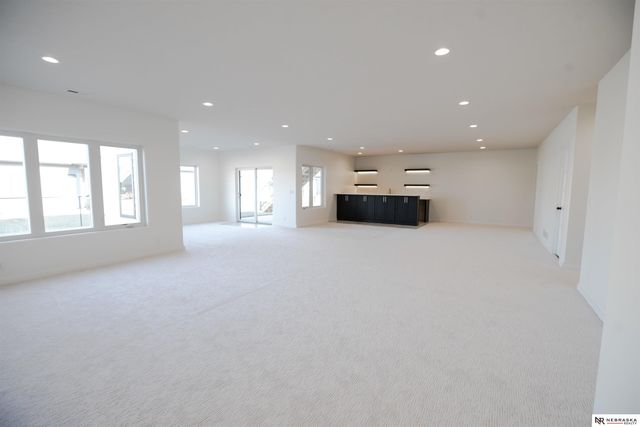 8700 Honeybee Lane, Lincoln, NE 68526