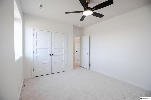 8700 Honeybee Lane, Lincoln, NE 68526