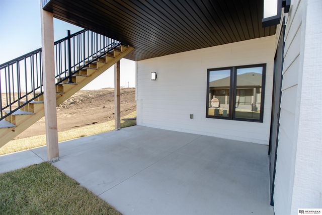 8700 Honeybee Lane, Lincoln, NE 68526