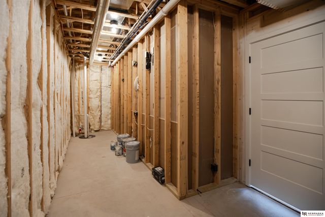 8700 Honeybee Lane, Lincoln, NE 68526