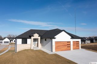 8700 Honeybee Lane, Lincoln, NE 68526